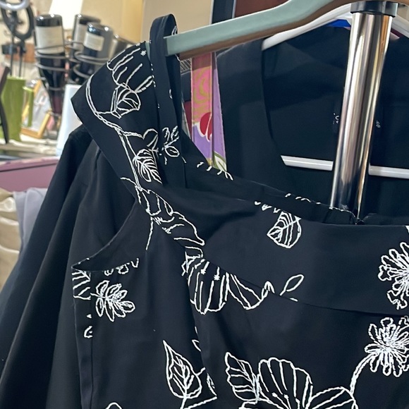 Pin up couture - Picture 2 of 4